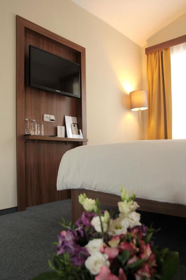 Hotel Baltaci Stary Zamek Napajedla Εξωτερικό φωτογραφία