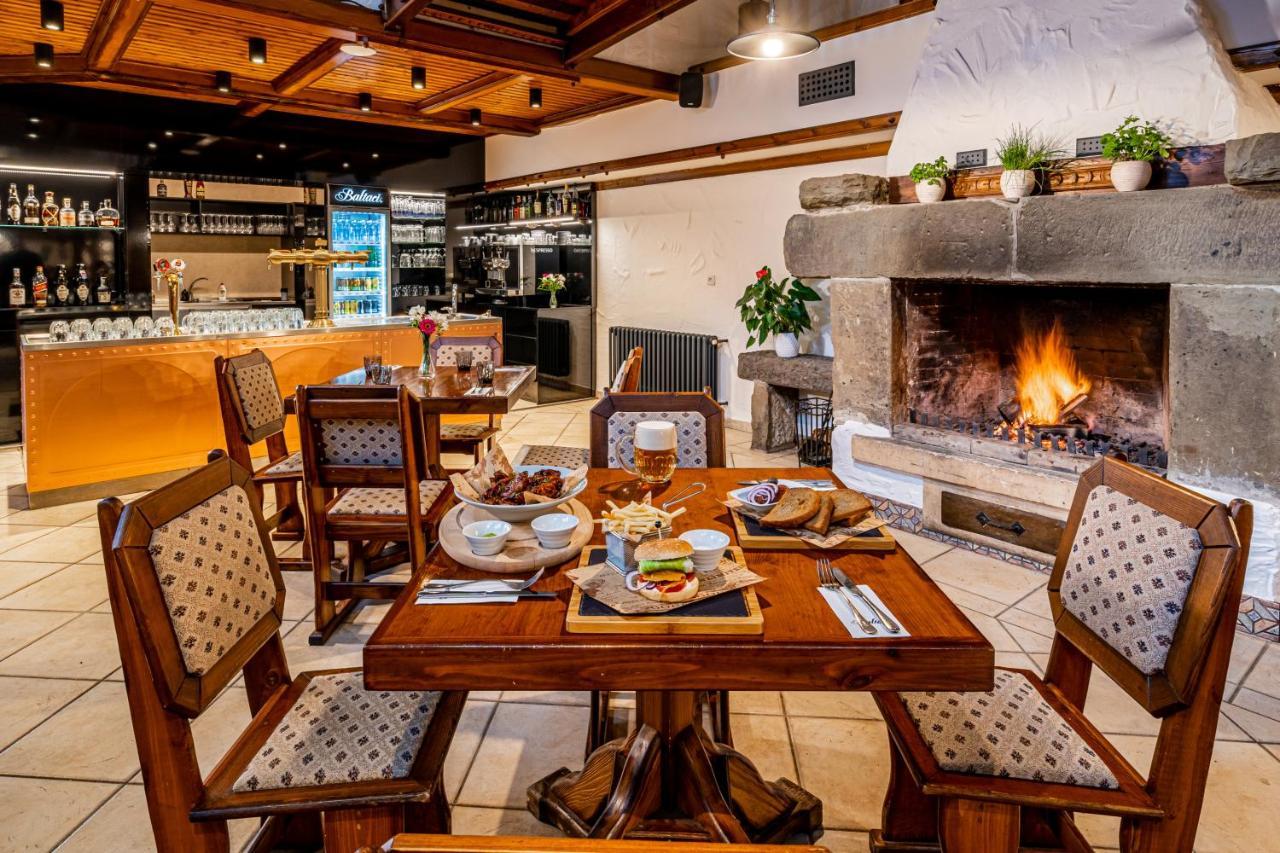 Hotel Baltaci Stary Zamek Napajedla Εξωτερικό φωτογραφία