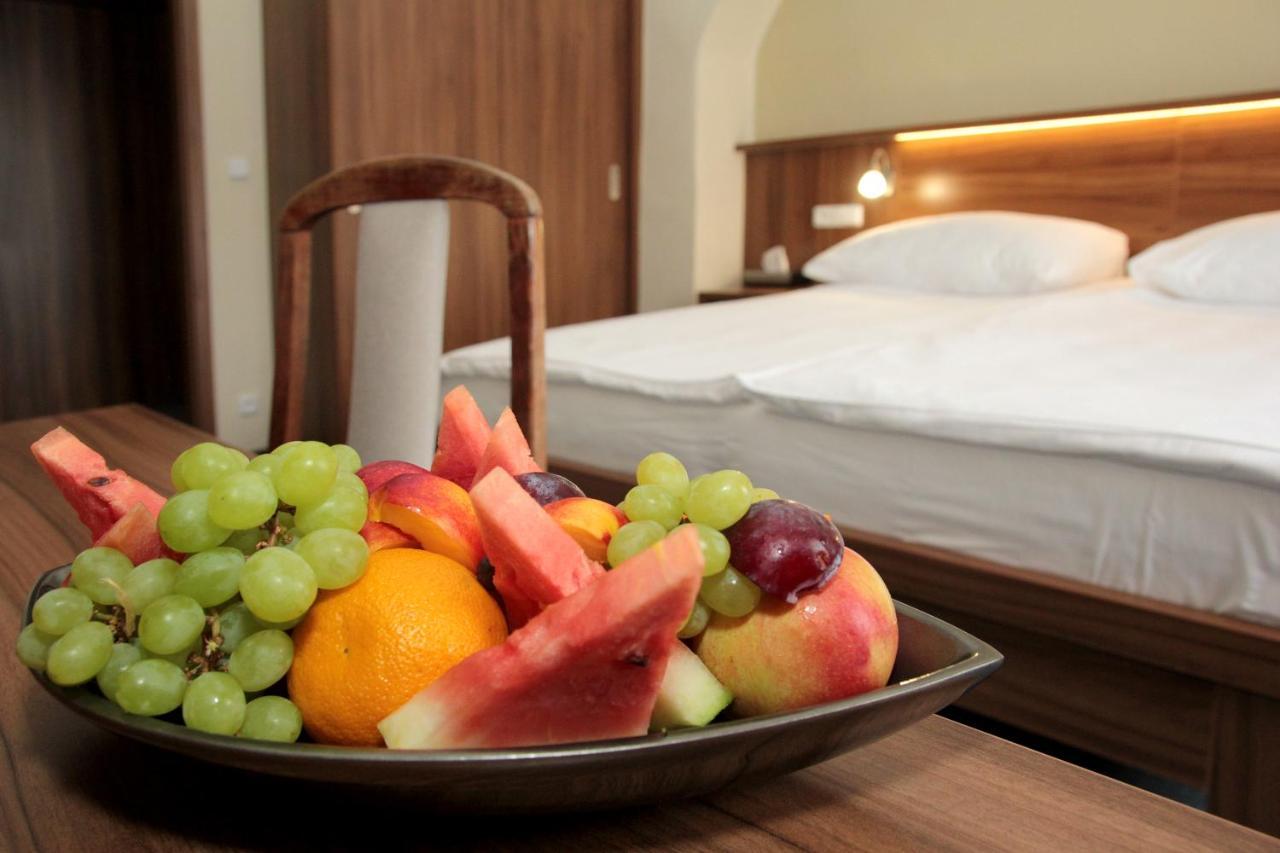 Hotel Baltaci Stary Zamek Napajedla Εξωτερικό φωτογραφία