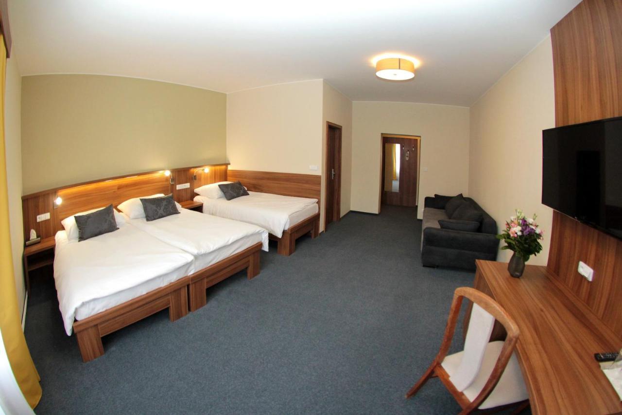 Hotel Baltaci Stary Zamek Napajedla Εξωτερικό φωτογραφία