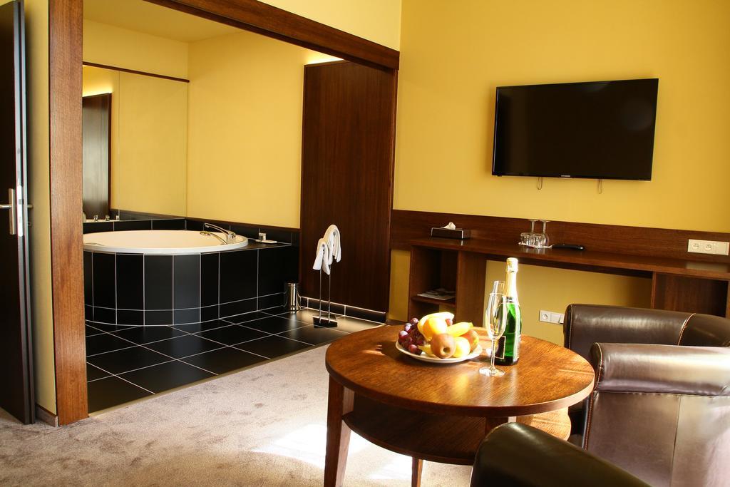 Hotel Baltaci Stary Zamek Napajedla Εξωτερικό φωτογραφία