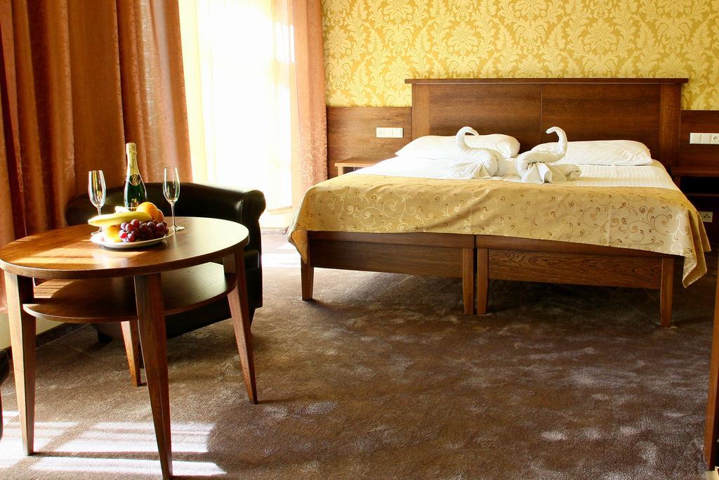 Hotel Baltaci Stary Zamek Napajedla Εξωτερικό φωτογραφία